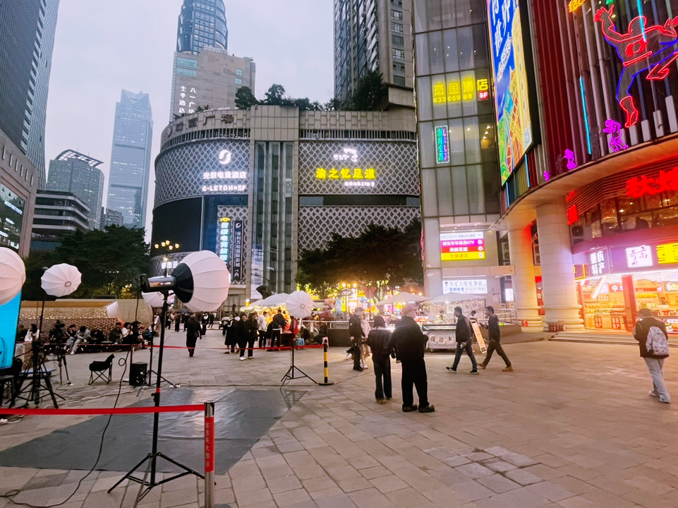 重慶得意世界5大必玩亮點!港人打卡必去嘅魔幻商場🏙️ - Image 3