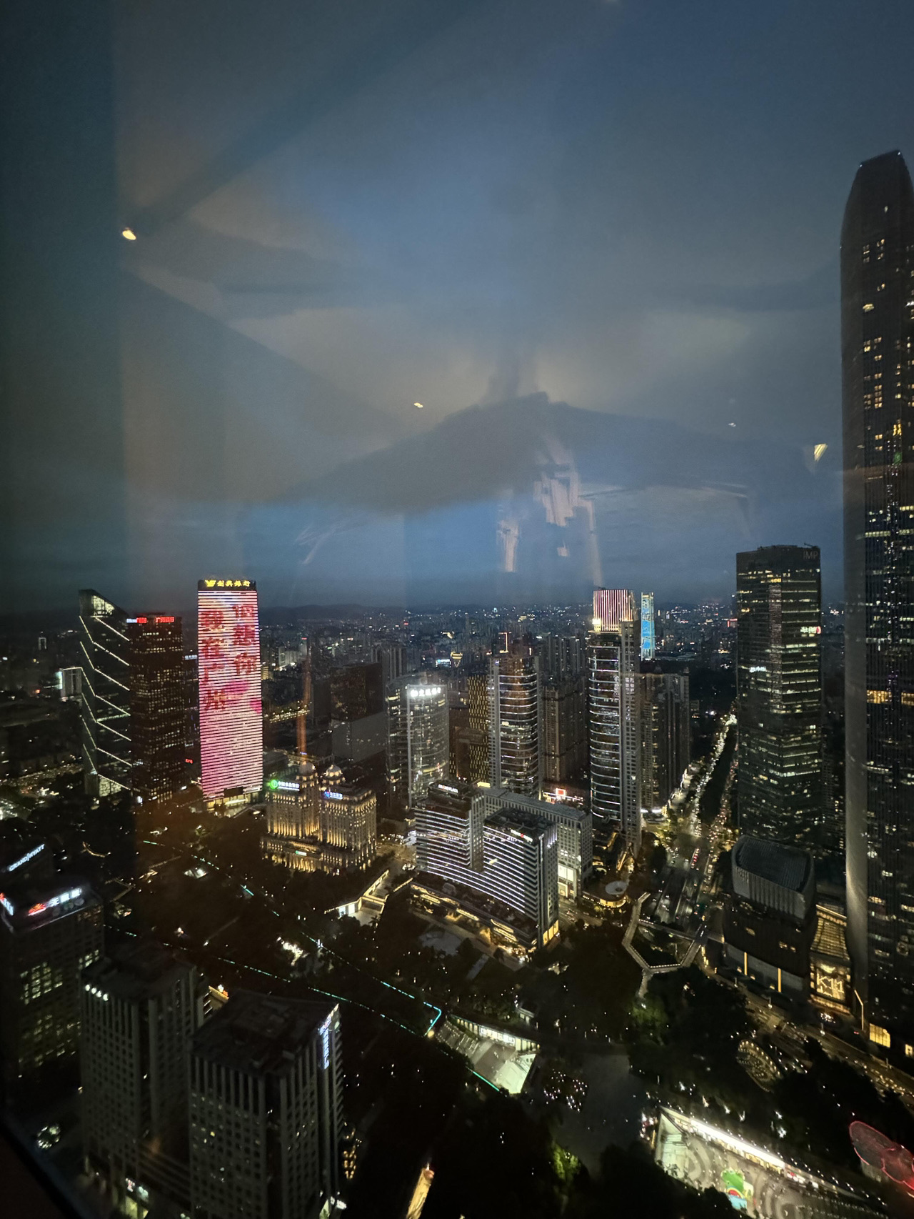 廣州柏悅泳池|把廣州塔泡進蒂芙尼藍裡🏊♀️ - Image 3