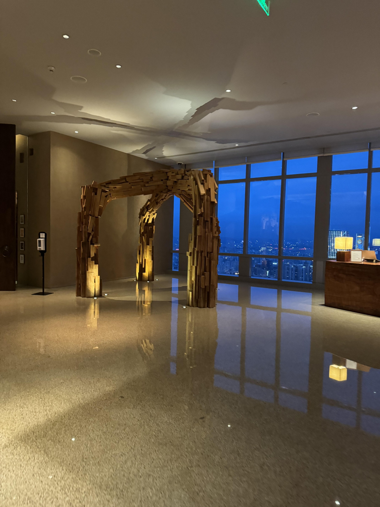 廣州柏悅泳池|把廣州塔泡進蒂芙尼藍裡🏊♀️ - Image 2