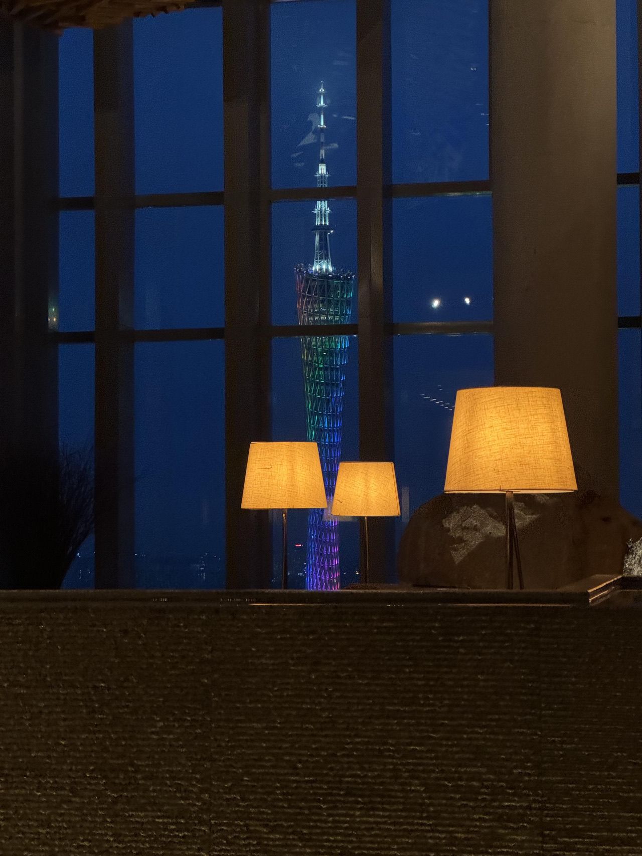 廣州柏悅泳池|把廣州塔泡進蒂芙尼藍裡🏊♀️ - Image 5