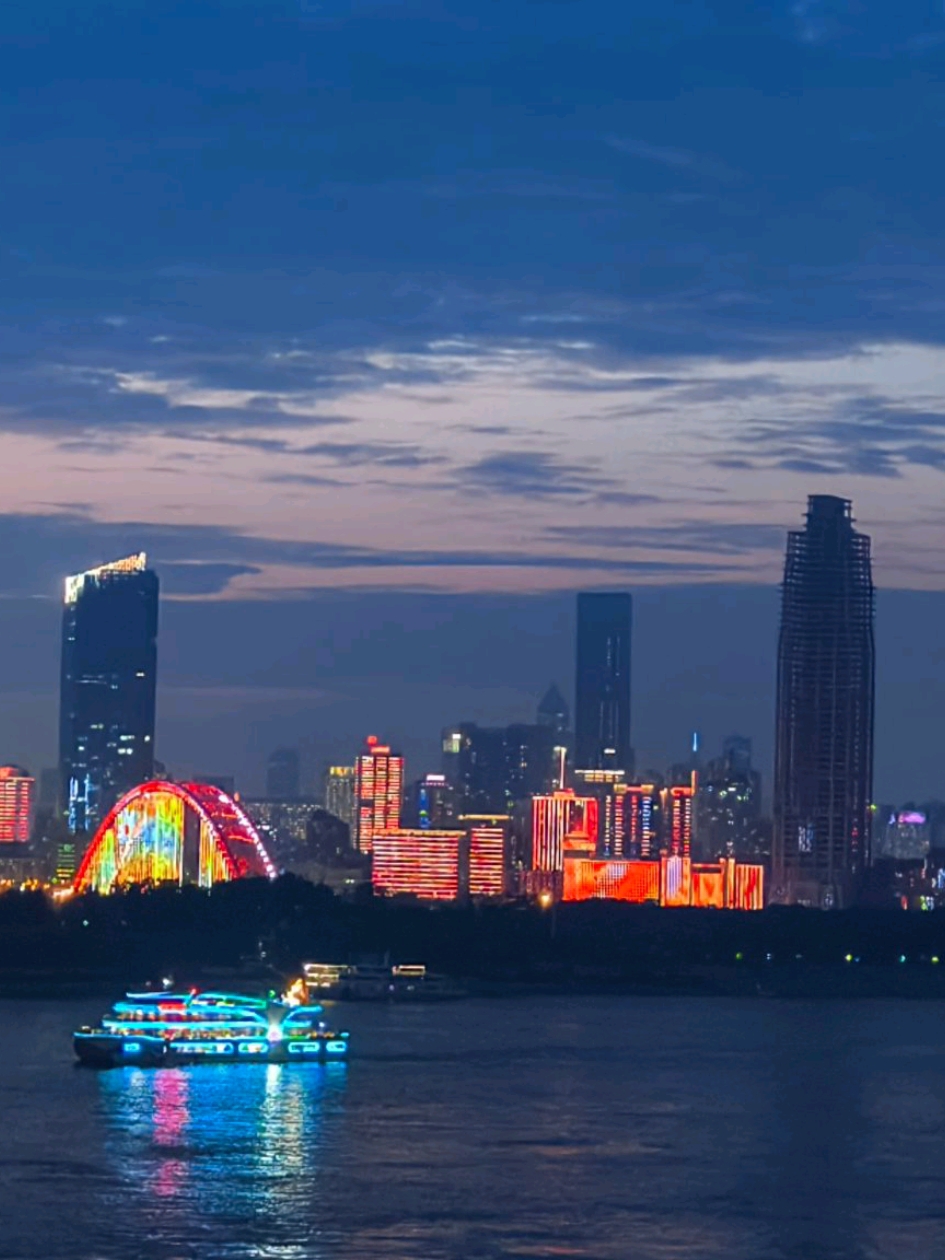 武漢漢江夜景必睇!長江大橋+黃鶴樓燈光show超震撼 - Image 7
