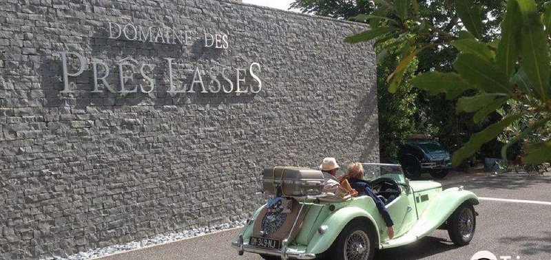 Autignac landmark hotels background