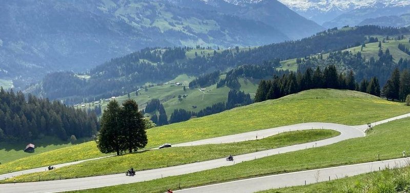 Boltigen landmark hotels background