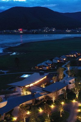 瀘沽湖嵐岳酒店