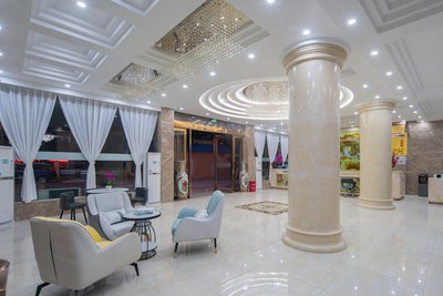 華辰大酒店(香格里拉店)