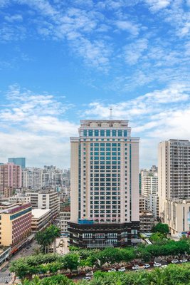 海口鑫源溫泉大酒店(騎樓老街日月廣場免稅店)