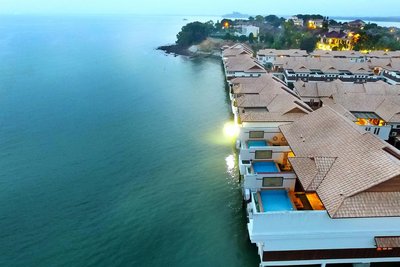 麗昇海上泳池別墅