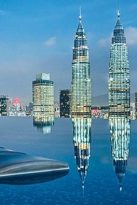 伊頓公寓.拾光系列 | 無邊泳池雙子塔景觀房