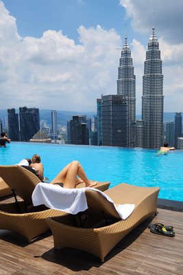 吉隆坡網紅無邊泳池鉑金2號豪華公寓