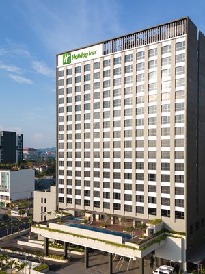 雪邦機場假日酒店