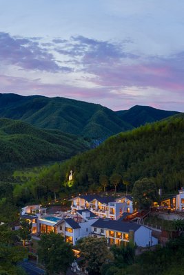 莫幹山·心遠居美式莊園温泉度假美墅