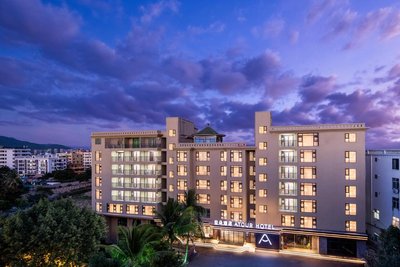 三亞灣鳳凰路亞朵酒店