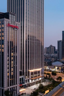 武漢東湖楚河漢街希爾頓歡朋酒店