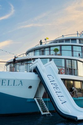 下龍嘉佩樂郵輪