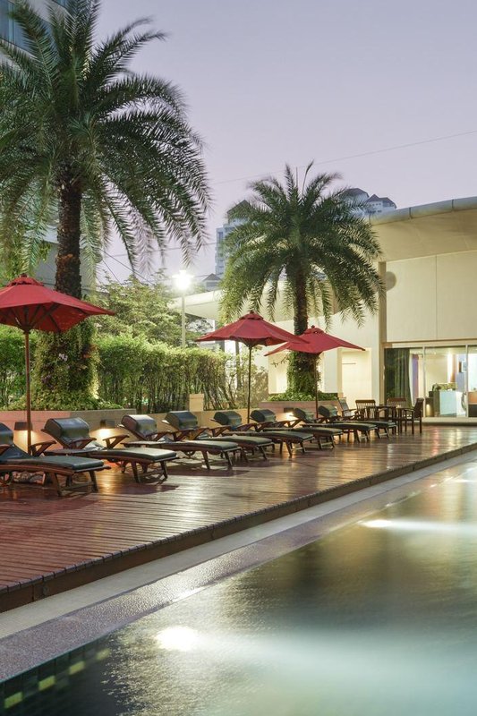 素坤逸通羅中心站酒店