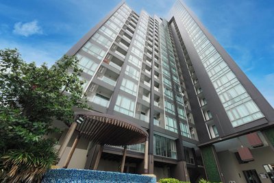 素坤逸娜娜富居酒店