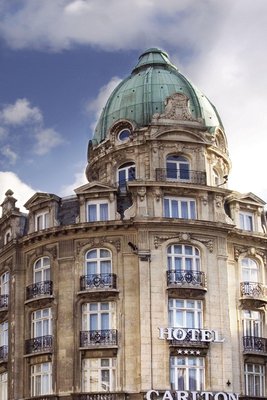 里爾卡爾頓酒店(近里爾老證券交易所)