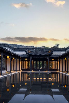 花築奢·青島藏馬合院民宿