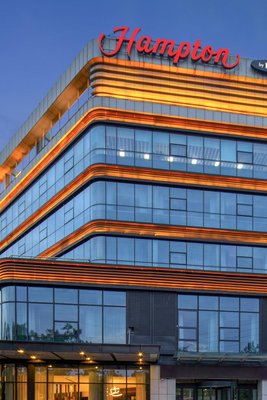 青島膠州公園希爾頓歡朋酒店