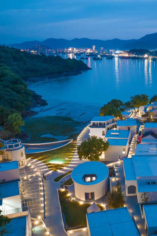 M island Resort