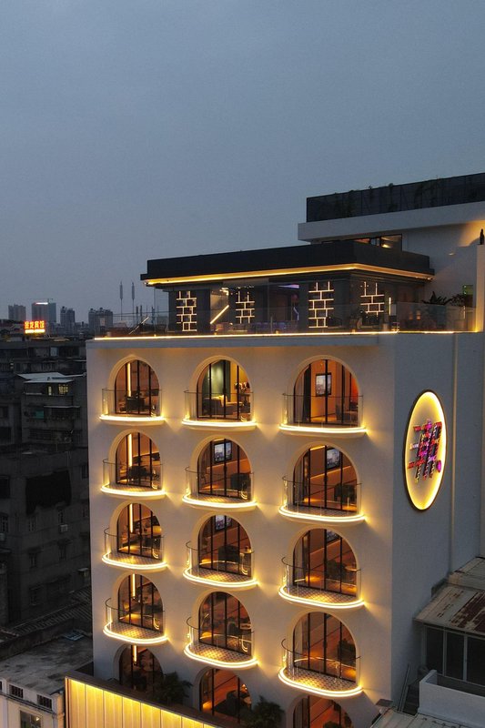 TIDE潮酒店(潮州古城牌坊街店)