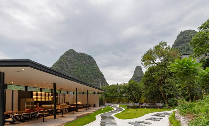 Huamengjian Hotel (Yangshuo Yulonghe Eternal Love Store)