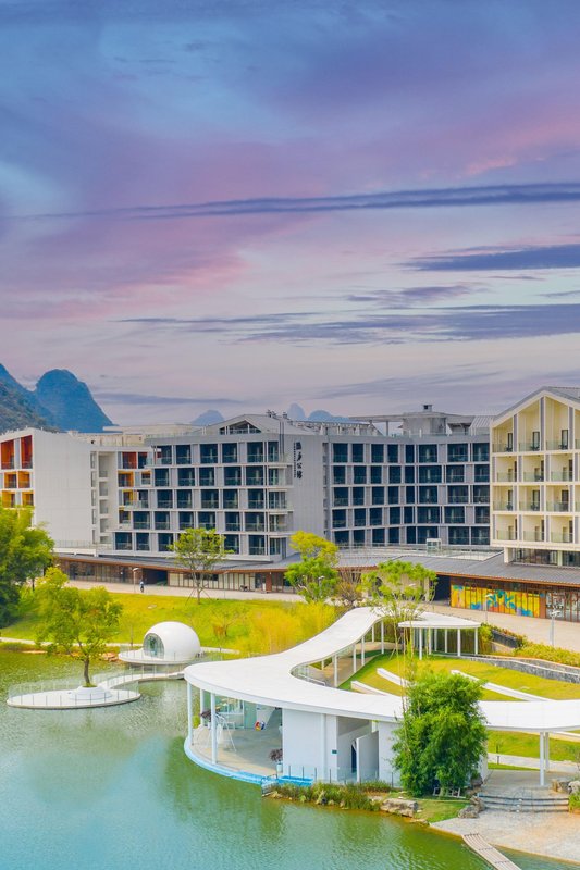 Yangshuo Hidden Place Mansion (Yulong River)