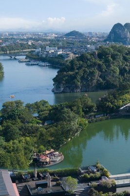 桂林灕江·瀑上酒店(象鼻山兩江四湖店)