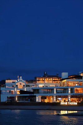 RIGHTBANK滇池右里民宿