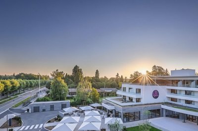 安納西里瓦日酒店和水療中心