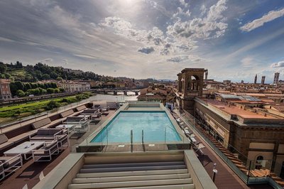 露可西廣場酒店