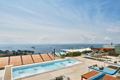 希爾頓格芮精選酒店-德博納特那不勒斯精選系列