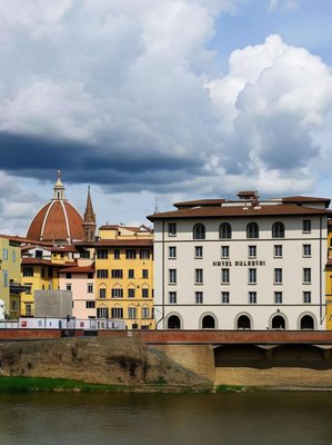 巴勒斯特里酒店