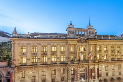 卡羅四世德迪卡酒店-傲途格精選