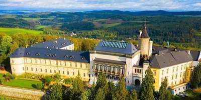 茲比羅赫城堡酒店