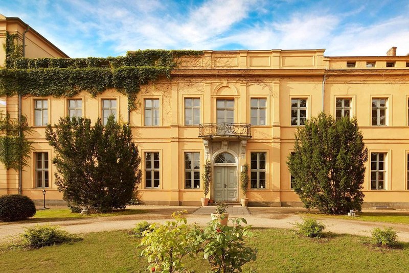 澤耶亨鎖之酒店