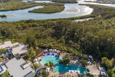 努薩西碼頭度假村