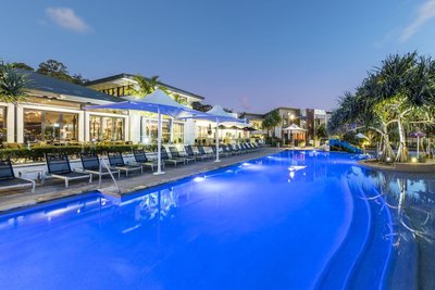 努薩西碼頭度假村