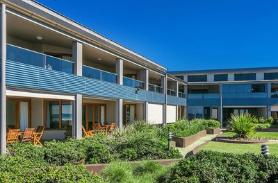 倫諾克斯假日公寓式酒店