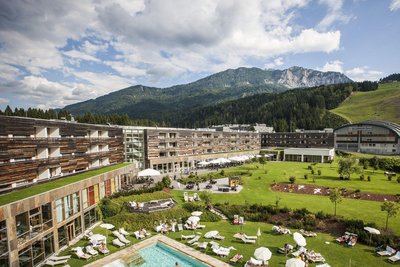 法拉肯特內爾酒店及卡麗娜水療中心