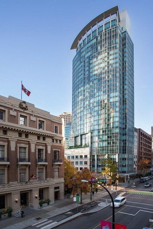 Auberge Vancouver Hotel