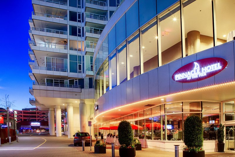 Pinnacle Hotel at the Pier