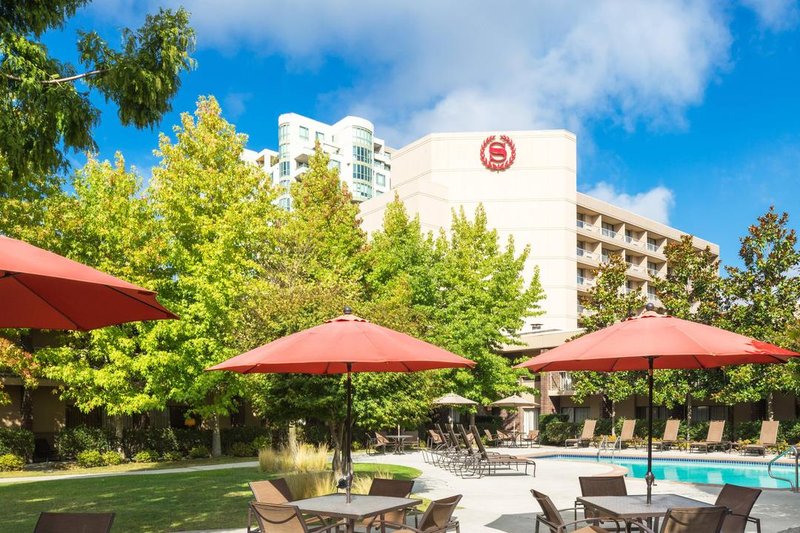 Sheraton Vancouver Airport Hotel