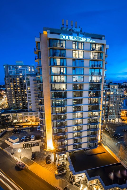 DoubleTree by Hilton Hotel & Suites Victoria