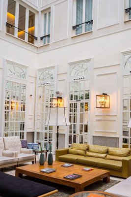 唯您馬德里精品酒店