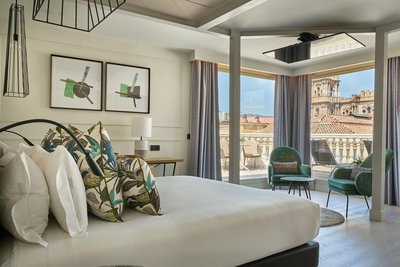 文奇拉里奧斯十號酒店