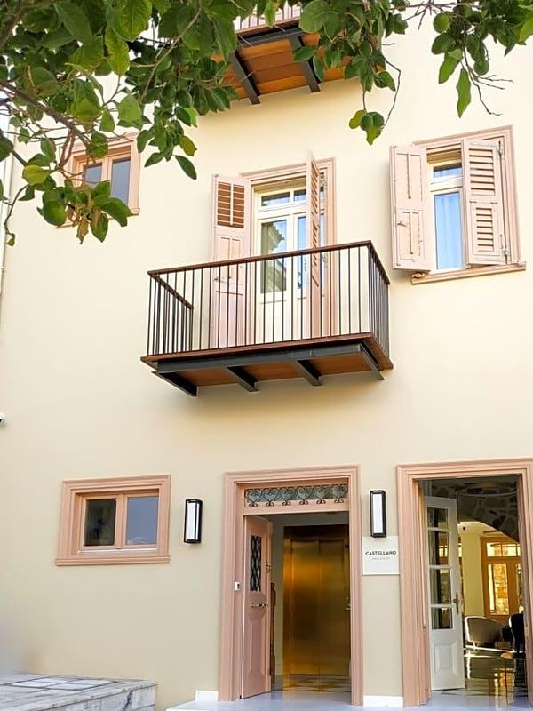 Castellano Hotel & Suites