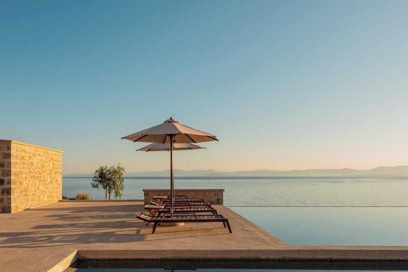 Sampatiki Suites - Seaview Luxury Suites with Breakfast and Spa