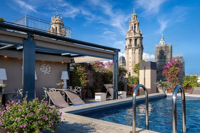 杜可莎巴塞隆拿套房酒店