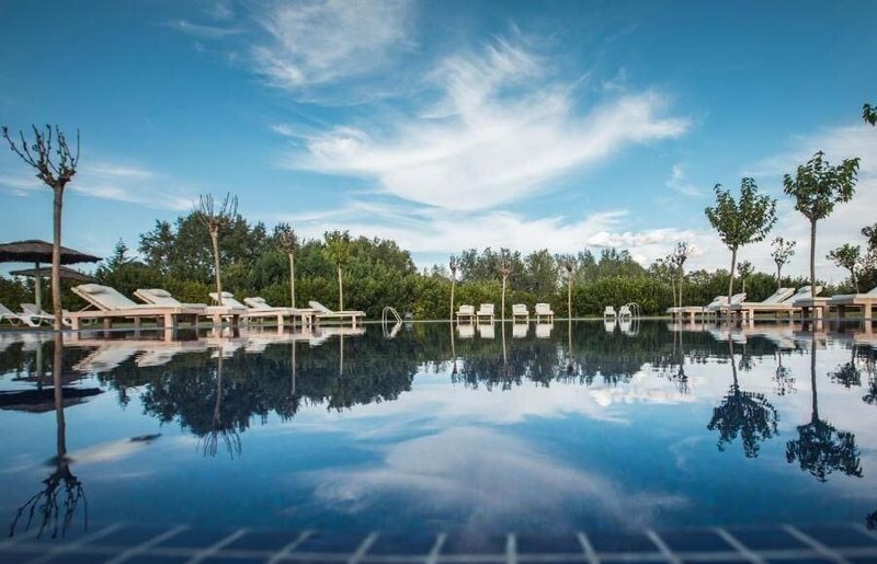 洛勒萊斯卡巴內斯酒店